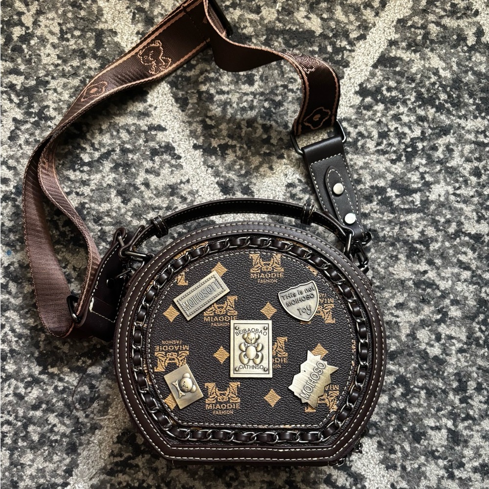 Brown and gold MOIHOSOTT shoulder bag 🤎💛